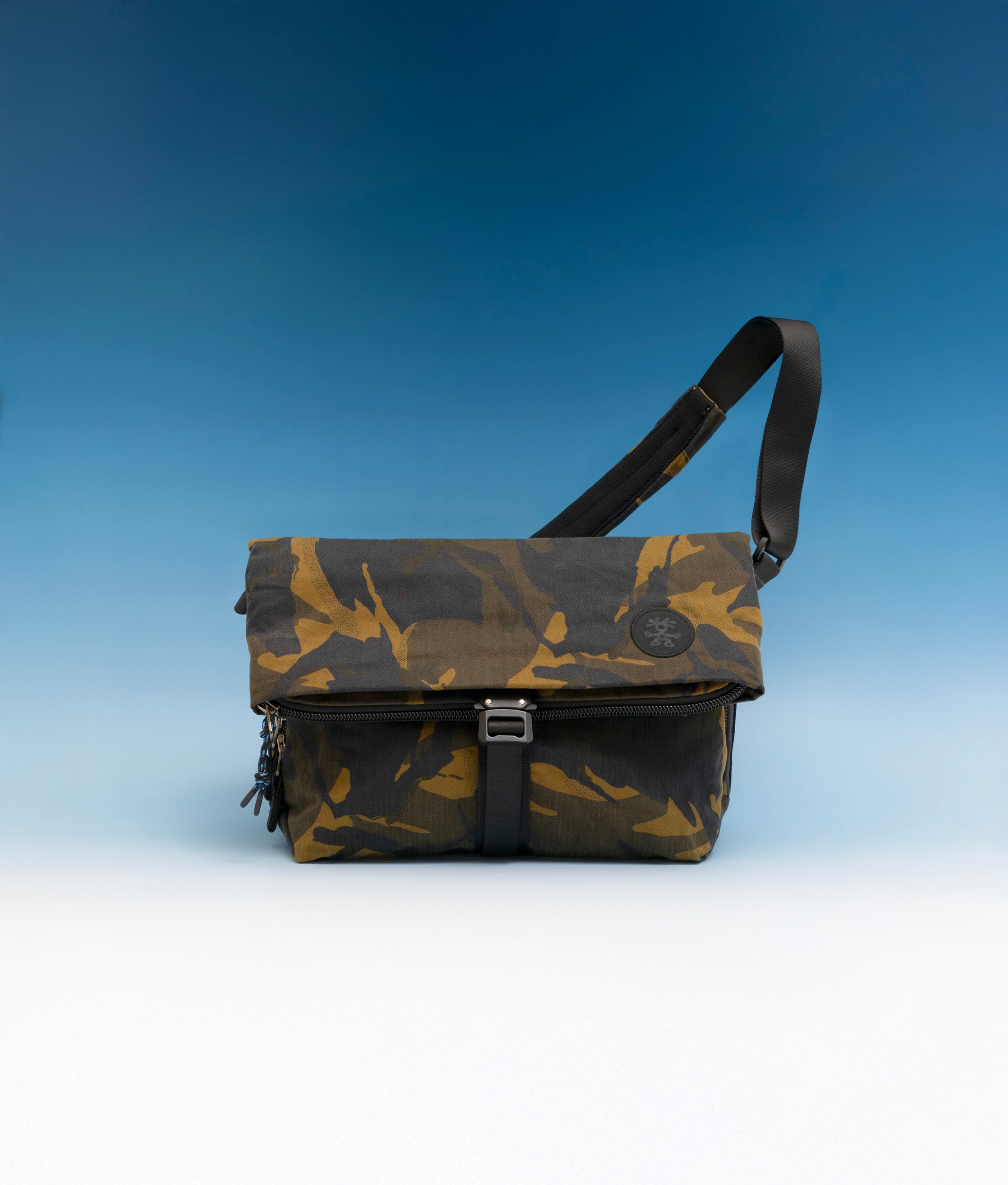 家具 CRUMPLER Chi Chi - Day By Day – Crumpler Australia