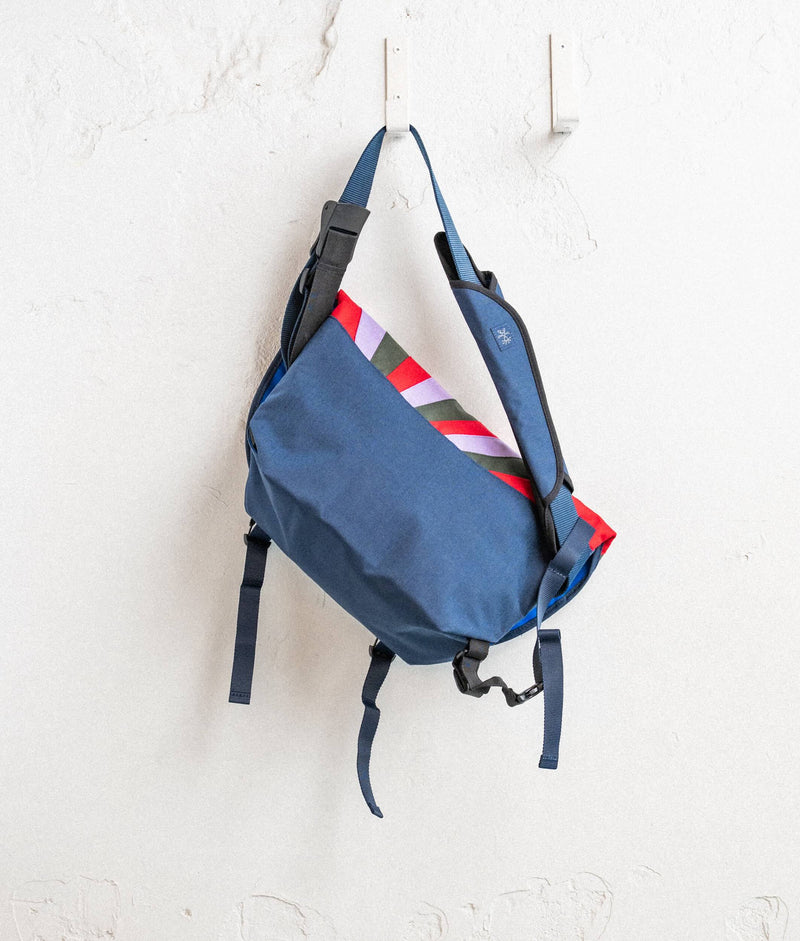 | Colour: Berry Bush