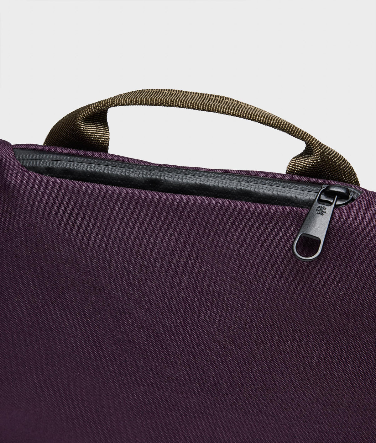 | Colour: Acai