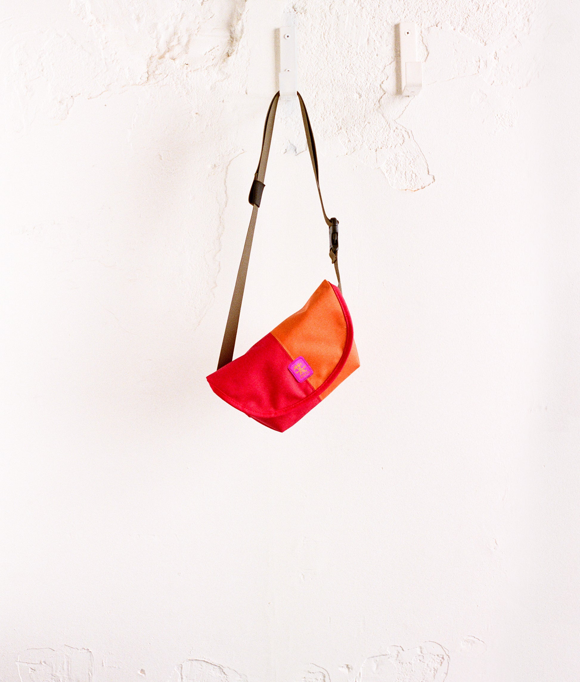 | Colour: Red Orange Halfie