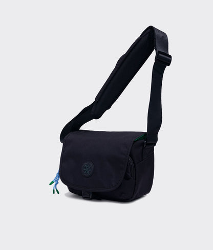 | Colour: Black