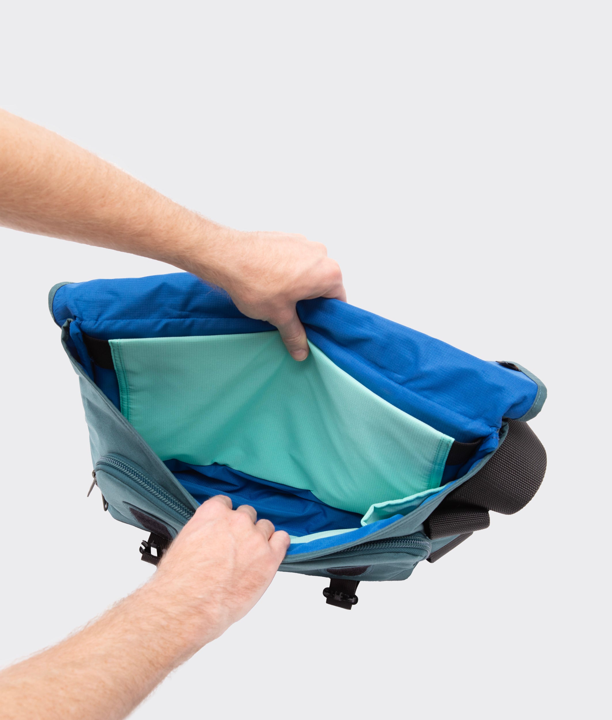 Brace - Messenger & Laptop Bag – Crumpler Australia