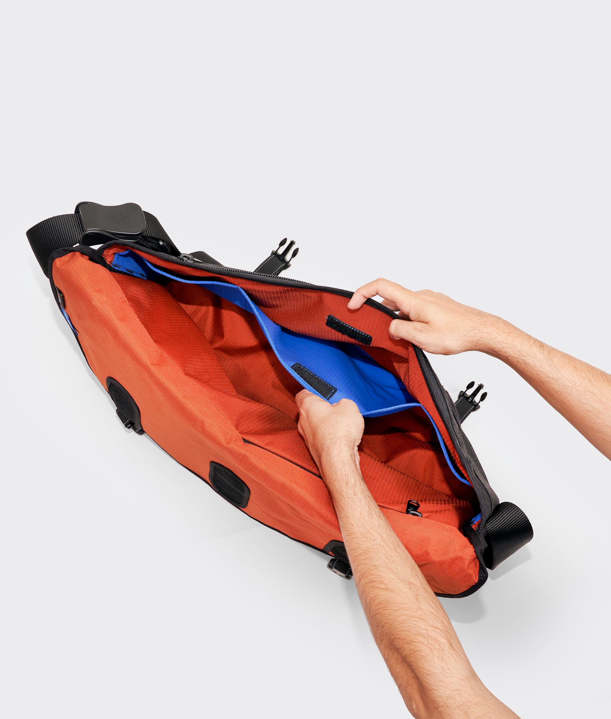 Complete Seed - Large Messenger Bag - Crumpler Australia