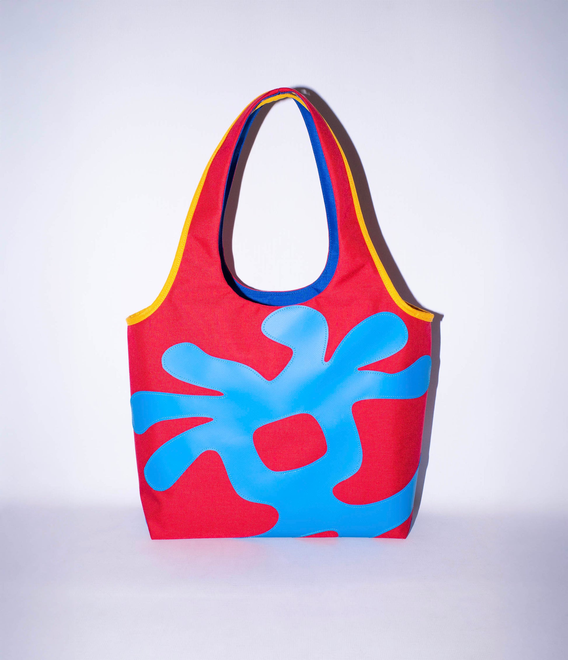 | Colour: Riot Red/Fitzroy Blue