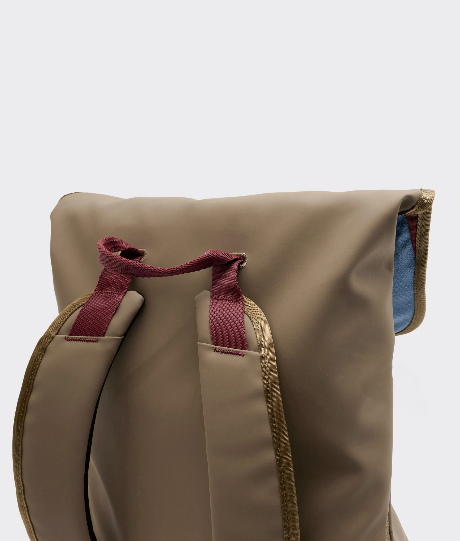 | Colour: Olive
